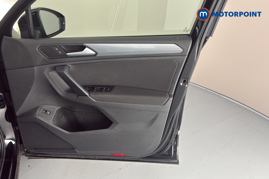 Volkswagen Tiguan Life Automatic Petrol Plug-In Hybrid SUV - Stock Number (1692451) - 18th supplementary image