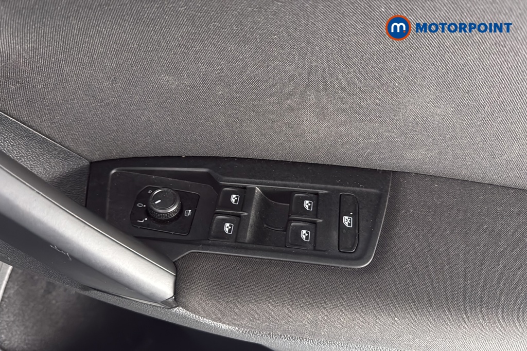 Volkswagen Tiguan Life Automatic Petrol Plug-In Hybrid SUV - Stock Number (1692451) - 19th supplementary image