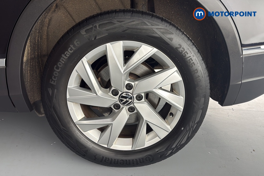 Volkswagen Tiguan Life Automatic Petrol Plug-In Hybrid SUV - Stock Number (1692451) - 45th supplementary image