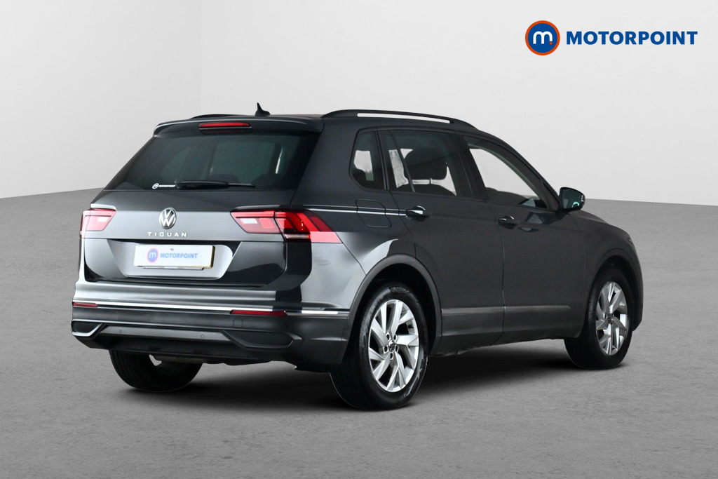 Volkswagen Tiguan Life Manual Diesel SUV - Stock Number (1693278) - Passenger side rear corner