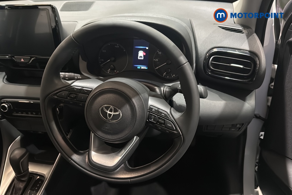 Toyota Yaris Icon Automatic Petrol-Electric Hybrid Hatchback - Stock Number (1694591) - 2nd supplementary image
