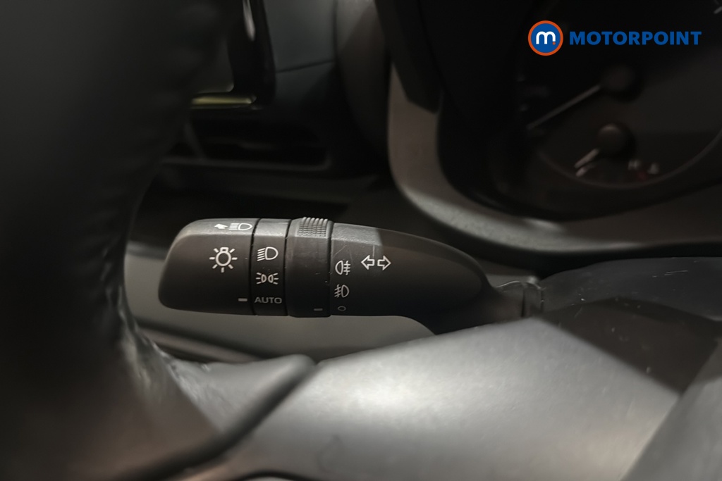 Toyota Yaris Icon Automatic Petrol-Electric Hybrid Hatchback - Stock Number (1694591) - 5th supplementary image