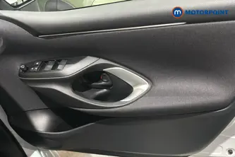 Toyota Yaris Icon Automatic Petrol-Electric Hybrid Hatchback - Stock Number (1694591) - 18th supplementary image