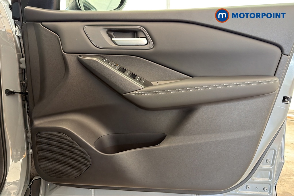 Nissan Qashqai N-Connecta Manual Petrol SUV - Stock Number (1683554) - 18th supplementary image