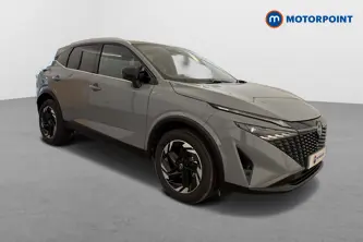 Nissan Qashqai N-Connecta Manual Petrol SUV - Stock Number (1683554) - Drivers side front corner