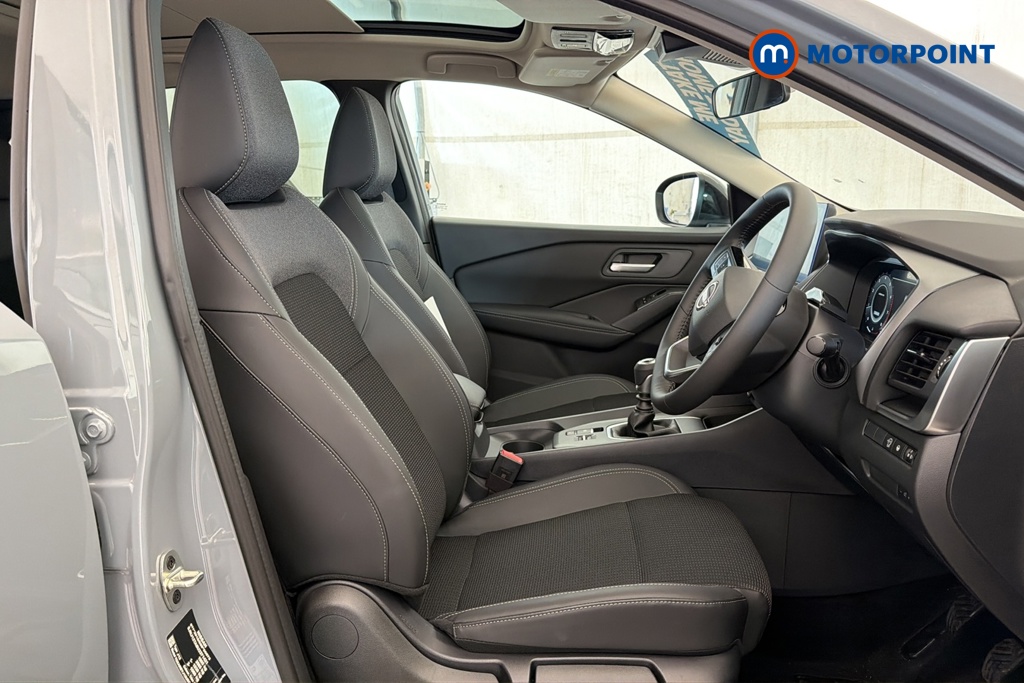 Nissan Qashqai N-Connecta Manual Petrol SUV - Stock Number (1683554) - 22nd supplementary image