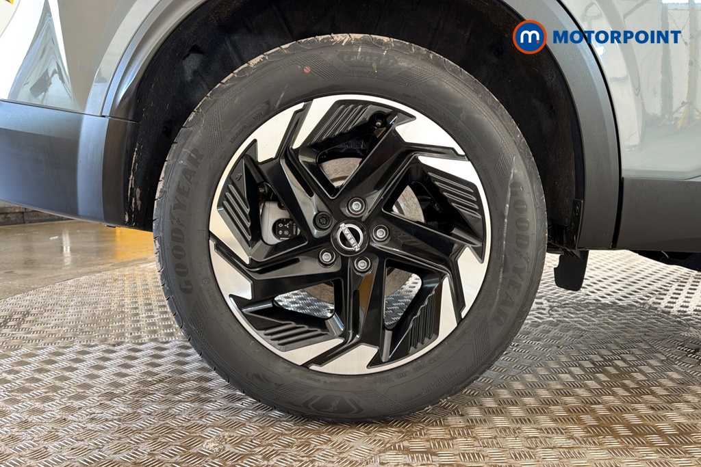 Nissan Qashqai N-Connecta Manual Petrol SUV - Stock Number (1683554) - 46th supplementary image