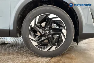 Nissan Qashqai N-Connecta Manual Petrol SUV - Stock Number (1683554) - 47th supplementary image