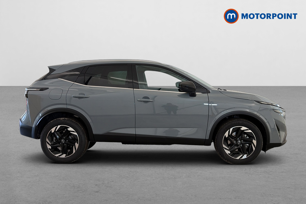Nissan Qashqai N-Connecta Manual Petrol SUV - Stock Number (1683554) - Passenger side
