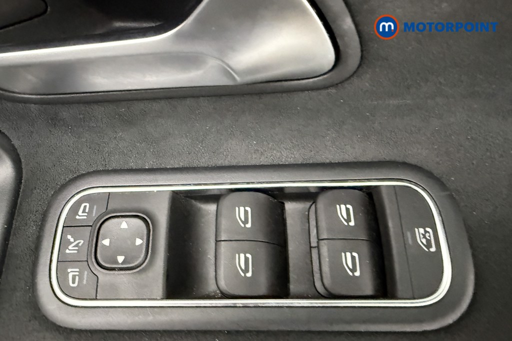 Mercedes-Benz A Class Amg Line Executive Edition Automatic Petrol Hatchback - Stock Number (1685759) - 19th supplementary image