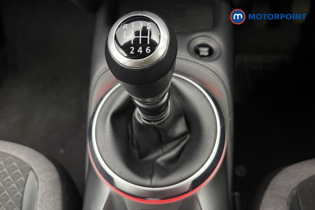 Nissan Juke N-Connecta Manual Petrol SUV - Stock Number (1686592) - 7th supplementary image