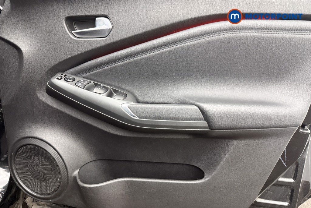 Nissan Juke N-Connecta Manual Petrol SUV - Stock Number (1686592) - 18th supplementary image