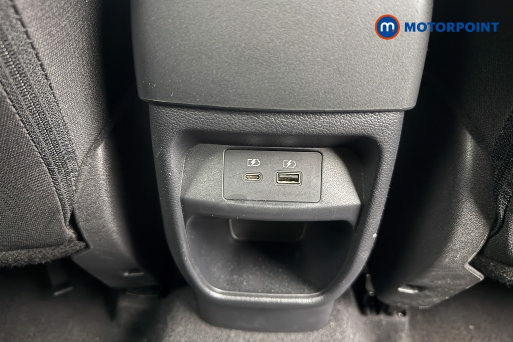 Nissan Juke N-Connecta Manual Petrol SUV - Stock Number (1686592) - 20th supplementary image