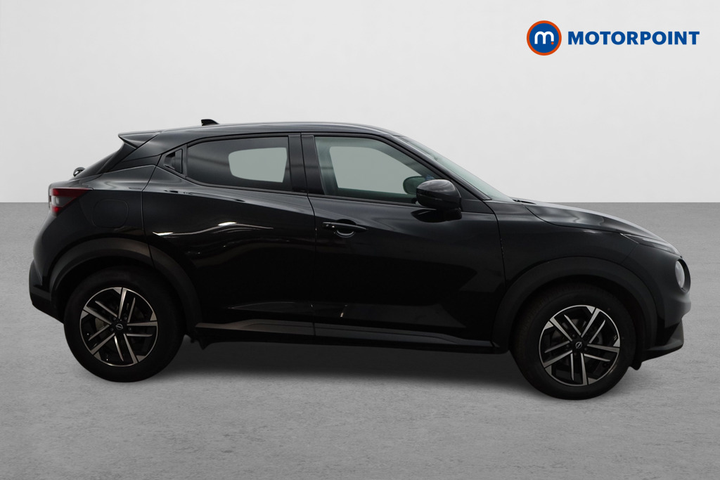 Nissan Juke N-Connecta Manual Petrol SUV - Stock Number (1686592) - Drivers side