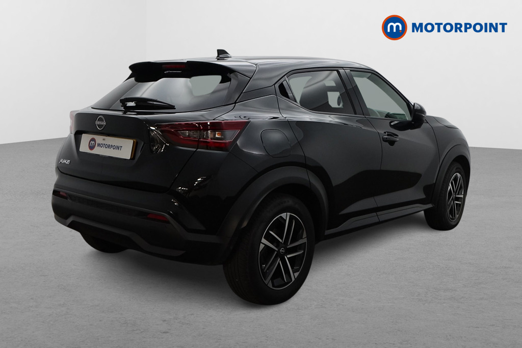Nissan Juke N-Connecta Manual Petrol SUV - Stock Number (1686592) - Drivers side rear corner