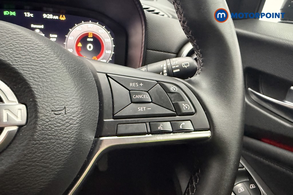 Nissan Juke N-Connecta Manual Petrol SUV - Stock Number (1687223) - 9th supplementary image