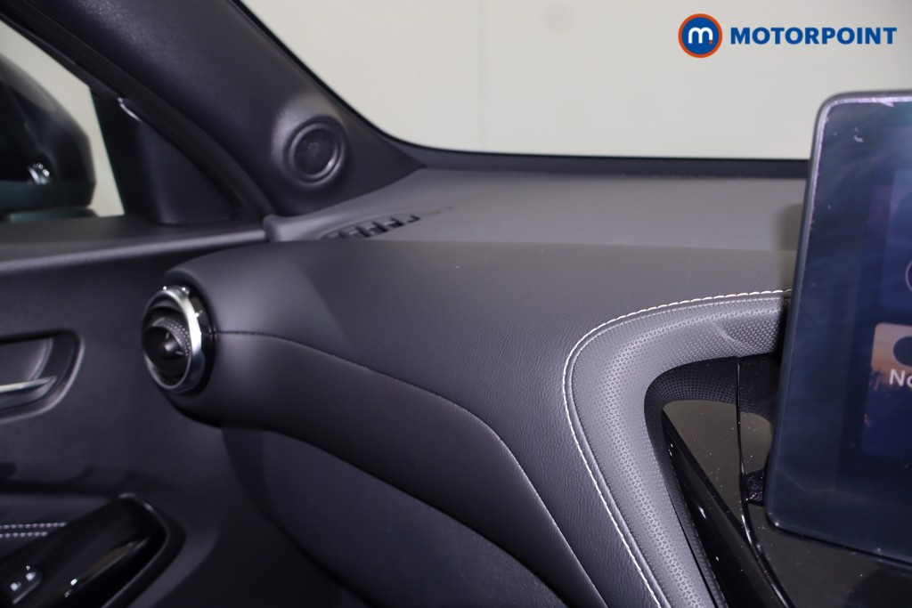 Nissan Juke Tekna Automatic Petrol-Electric Hybrid SUV - Stock Number (1687978) - 16th supplementary image