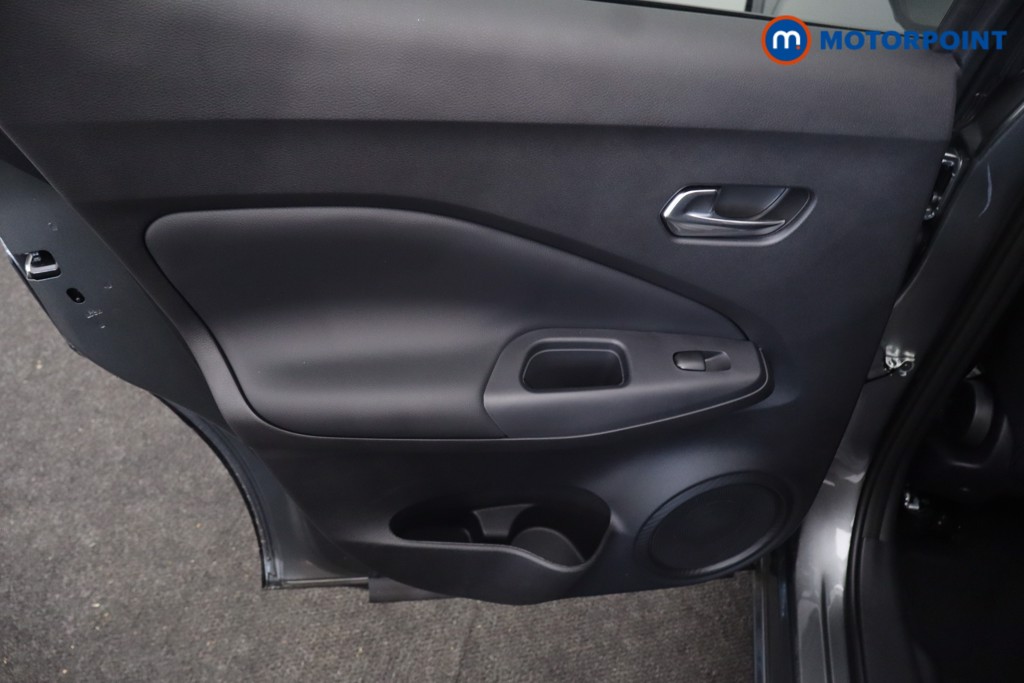 Nissan Juke Tekna Automatic Petrol-Electric Hybrid SUV - Stock Number (1687978) - 28th supplementary image