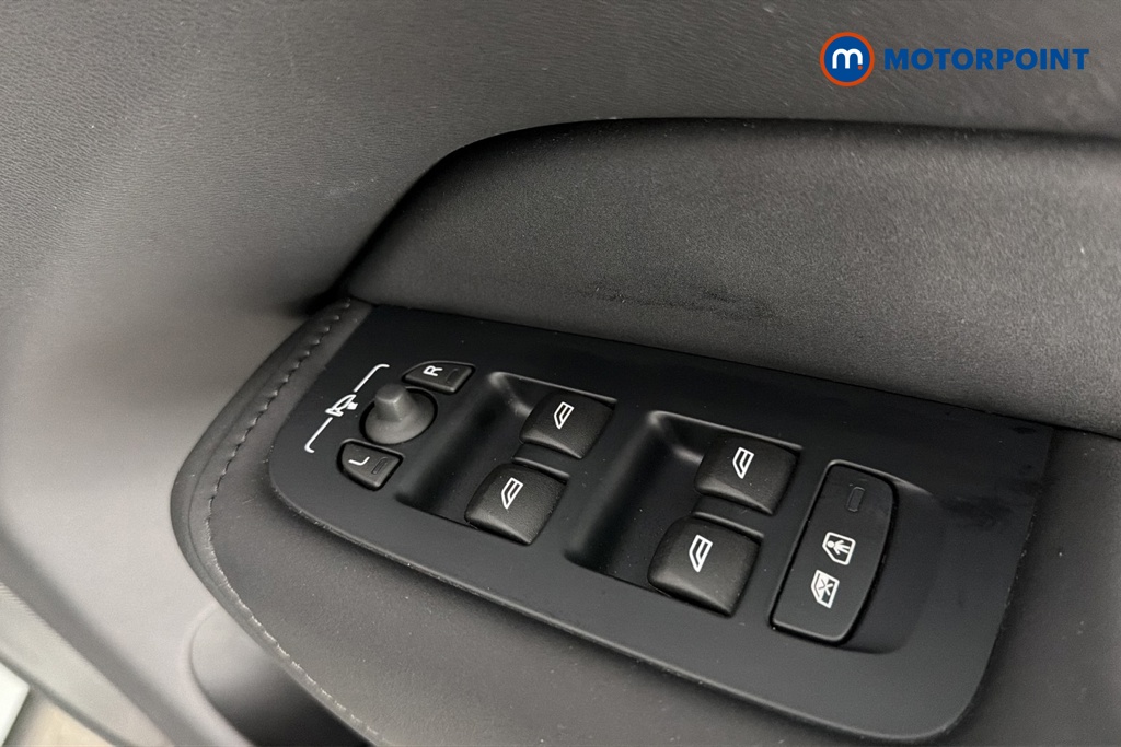 Volvo Xc60 Plus Automatic Petrol SUV - Stock Number (1688304) - 19th supplementary image