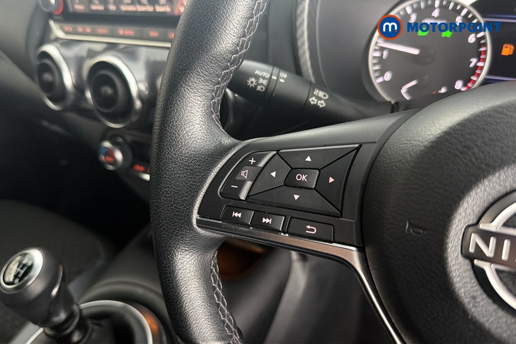 Nissan Juke N-Connecta Manual Petrol SUV - Stock Number (1689112) - 4th supplementary image