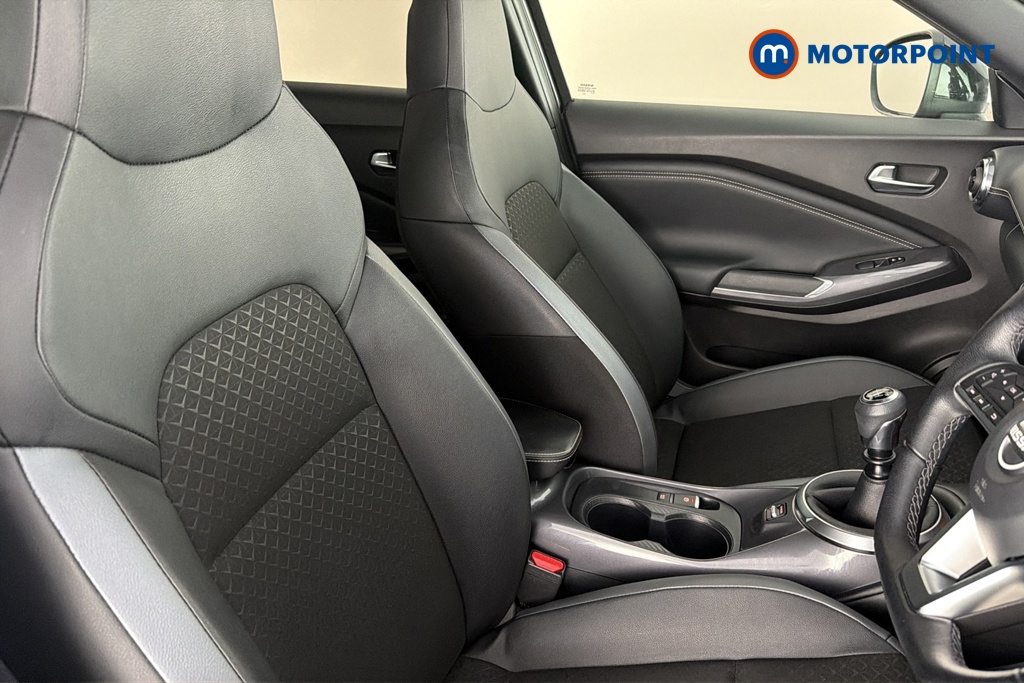 Nissan Juke N-Connecta Manual Petrol SUV - Stock Number (1689112) - 22nd supplementary image