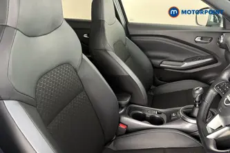 Nissan Juke N-Connecta Manual Petrol SUV - Stock Number (1689112) - 22nd supplementary image