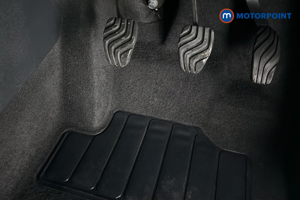 Nissan Juke N-Connecta Manual Petrol SUV - Stock Number (1689112) - 24th supplementary image