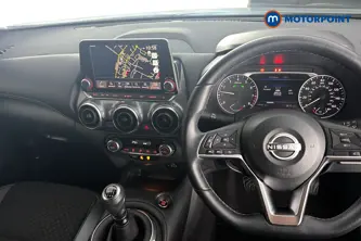 Nissan Juke N-Connecta Manual Petrol SUV - Stock Number (1689112) - 1st supplementary image