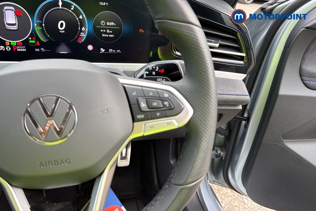 Volkswagen Passat R-Line Automatic Petrol Plug-In Hybrid Estate - Stock Number (1689871) - 3rd supplementary image
