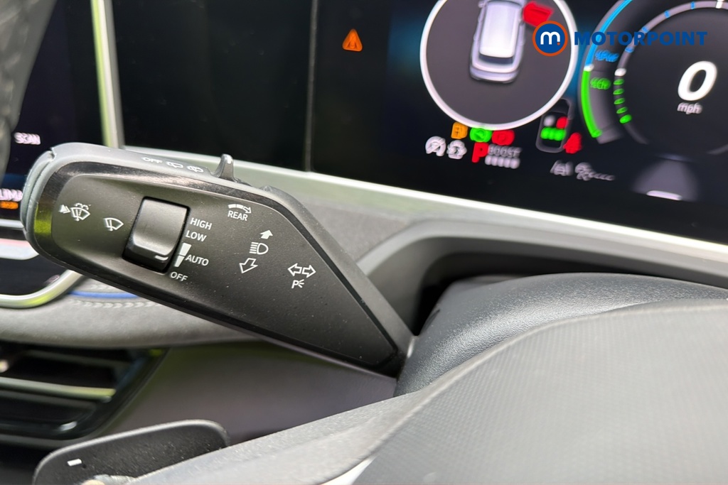 Volkswagen Passat R-Line Automatic Petrol Plug-In Hybrid Estate - Stock Number (1689871) - 5th supplementary image