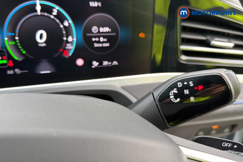 Volkswagen Passat R-Line Automatic Petrol Plug-In Hybrid Estate - Stock Number (1689871) - 6th supplementary image