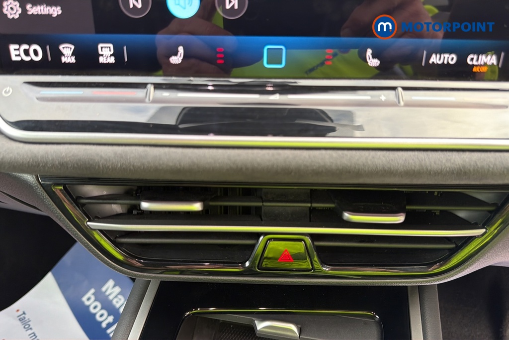 Volkswagen Passat R-Line Automatic Petrol Plug-In Hybrid Estate - Stock Number (1689871) - 12th supplementary image