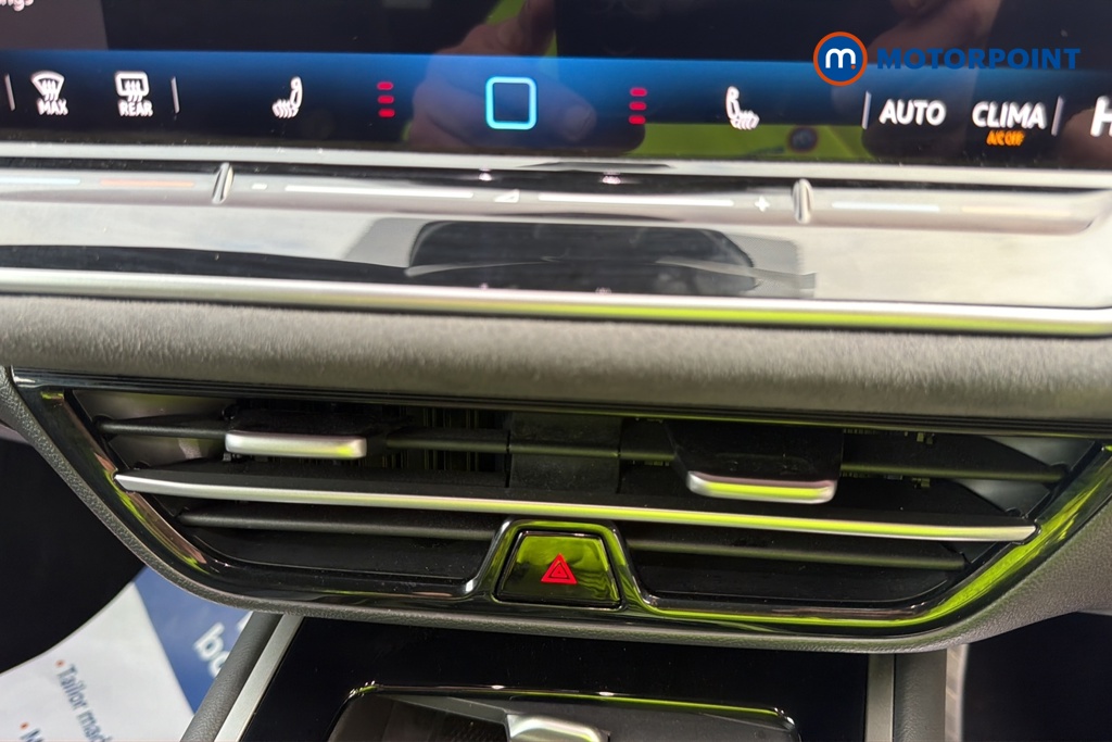 Volkswagen Passat R-Line Automatic Petrol Plug-In Hybrid Estate - Stock Number (1689871) - 14th supplementary image