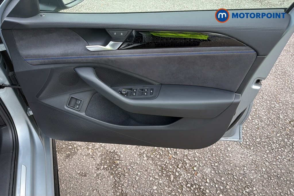 Volkswagen Passat R-Line Automatic Petrol Plug-In Hybrid Estate - Stock Number (1689871) - 18th supplementary image