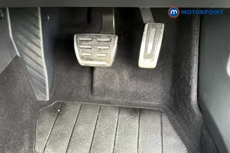 Volkswagen Passat R-Line Automatic Petrol Plug-In Hybrid Estate - Stock Number (1689871) - 24th supplementary image