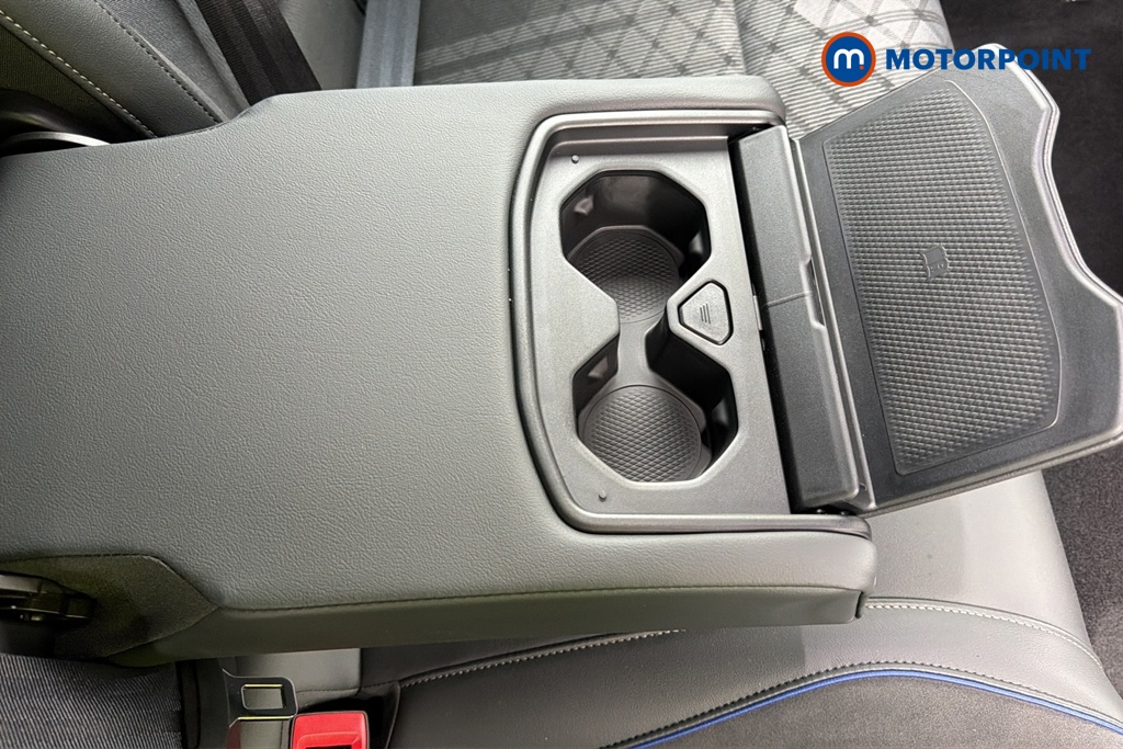 Volkswagen Passat R-Line Automatic Petrol Plug-In Hybrid Estate - Stock Number (1689871) - 26th supplementary image