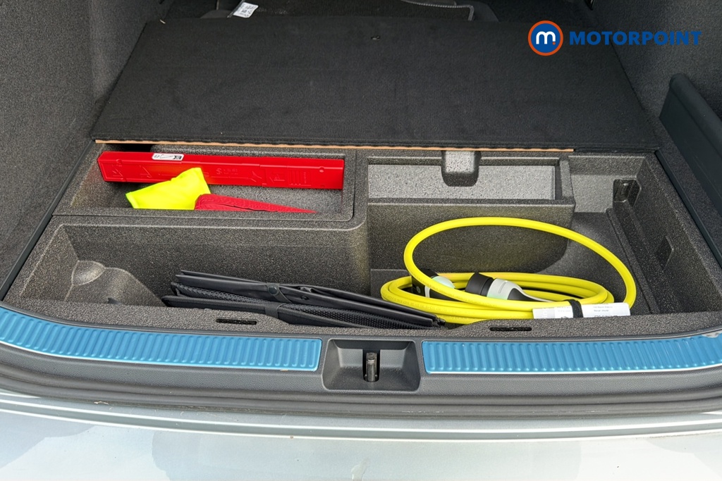 Volkswagen Passat R-Line Automatic Petrol Plug-In Hybrid Estate - Stock Number (1689871) - 33rd supplementary image