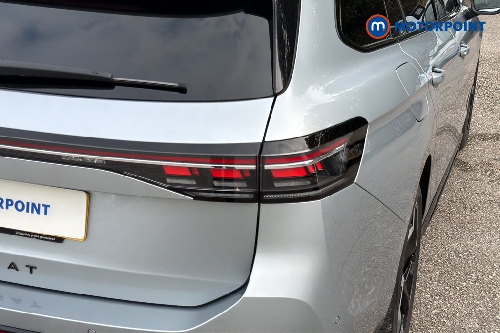 Volkswagen Passat R-Line Automatic Petrol Plug-In Hybrid Estate - Stock Number (1689871) - 36th supplementary image