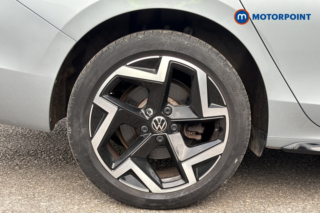 Volkswagen Passat R-Line Automatic Petrol Plug-In Hybrid Estate - Stock Number (1689871) - 46th supplementary image