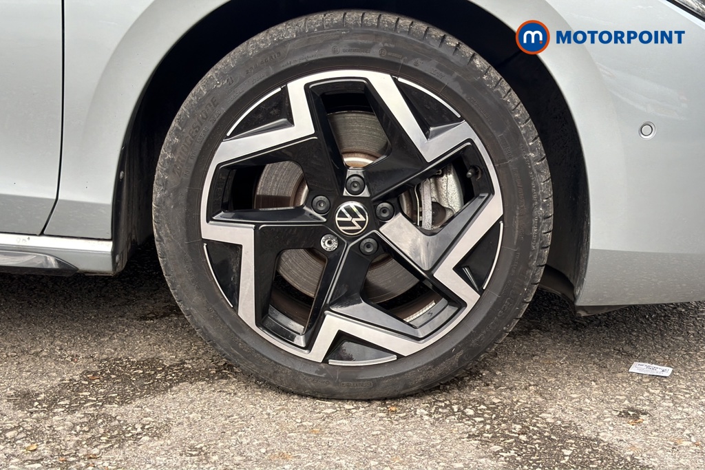 Volkswagen Passat R-Line Automatic Petrol Plug-In Hybrid Estate - Stock Number (1689871) - 47th supplementary image