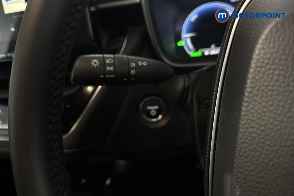 Toyota Corolla Design Automatic Petrol-Electric Hybrid Estate - Stock Number (1689908) - 5th supplementary image