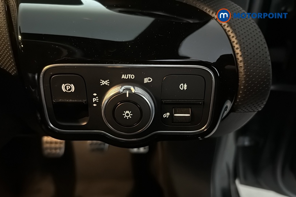 Mercedes-Benz A Class Amg Line Manual Petrol Hatchback - Stock Number (1689967) - 11th supplementary image