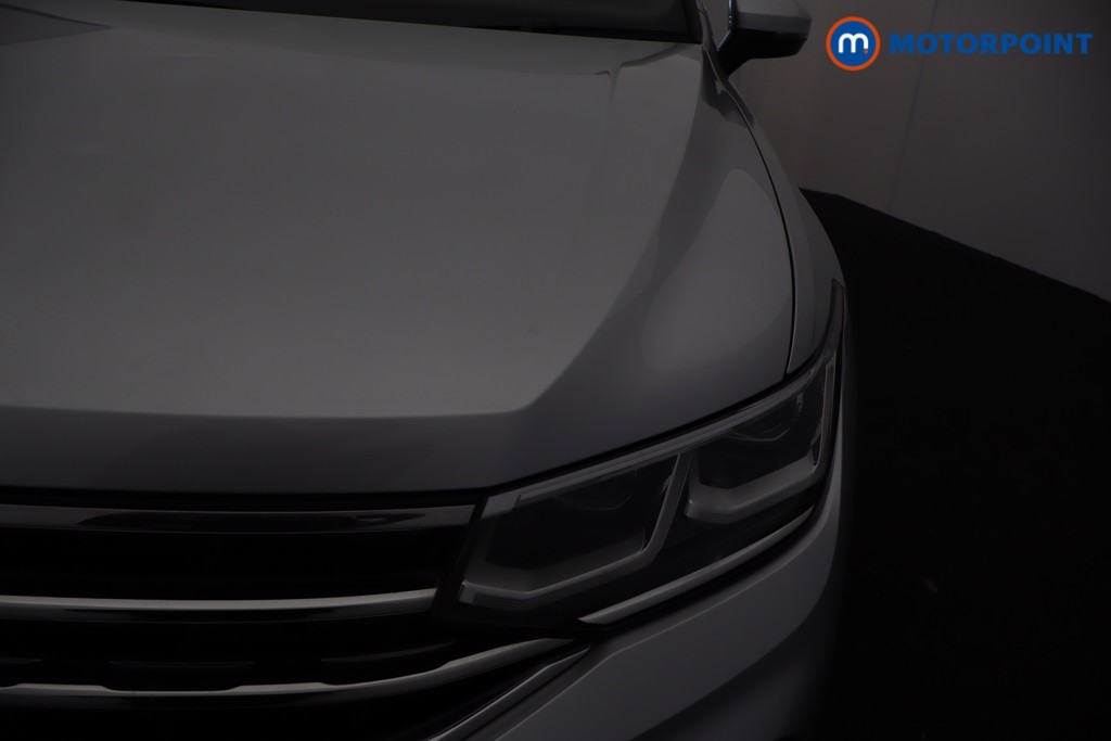 Volkswagen Tiguan R-Line Automatic Petrol SUV - Stock Number (1690116) - 38th supplementary image