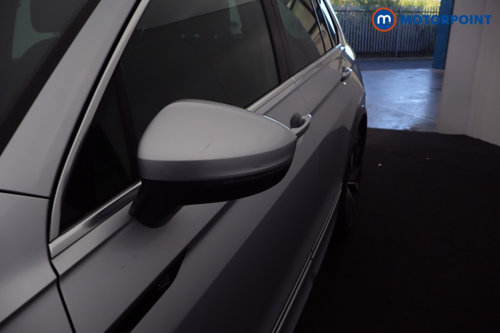 Volkswagen Tiguan R-Line Automatic Petrol SUV - Stock Number (1690116) - 40th supplementary image