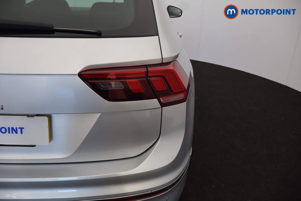 Volkswagen Tiguan R-Line Automatic Petrol SUV - Stock Number (1690116) - 42nd supplementary image
