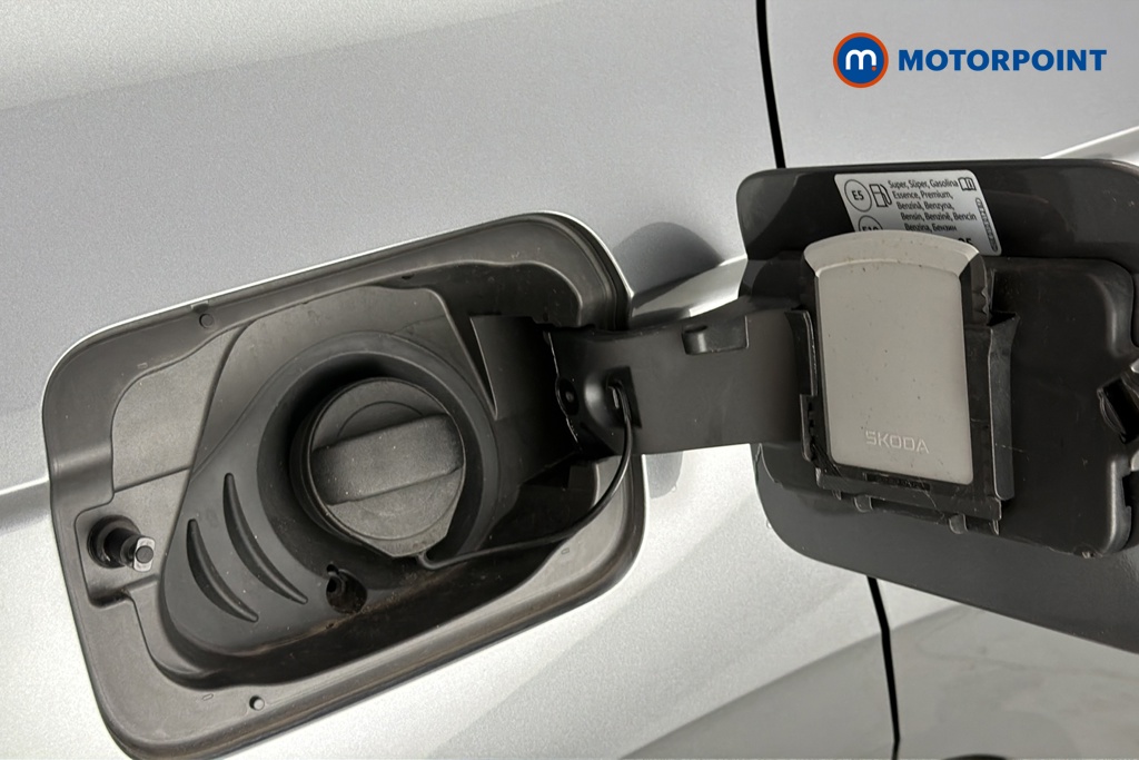 Skoda Karoq Sportline Edition Automatic Petrol SUV - Stock Number (1690899) - 41st supplementary image