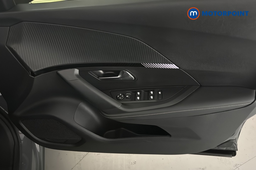 Peugeot 2008 Allure Manual Petrol SUV - Stock Number (1692267) - 18th supplementary image