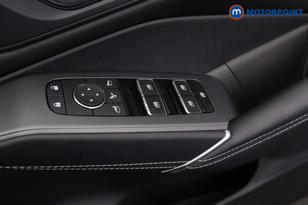 Nissan Qashqai N-Connecta Automatic Petrol-Electric Hybrid SUV - Stock Number (1692518) - 23rd supplementary image