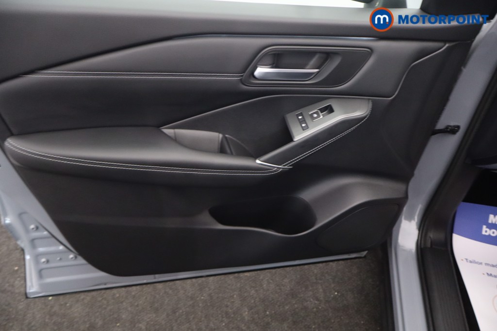 Nissan Qashqai N-Connecta Automatic Petrol-Electric Hybrid SUV - Stock Number (1692518) - 32nd supplementary image