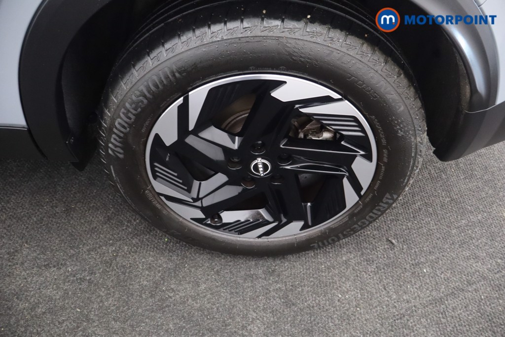 Nissan Qashqai N-Connecta Automatic Petrol-Electric Hybrid SUV - Stock Number (1692518) - 33rd supplementary image